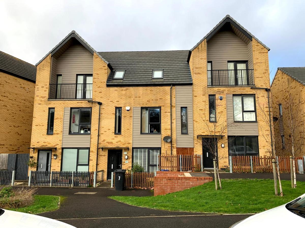 Sheffield City Centre , Free Wifi & Parking - Private Room - Shared House Exteriör bild