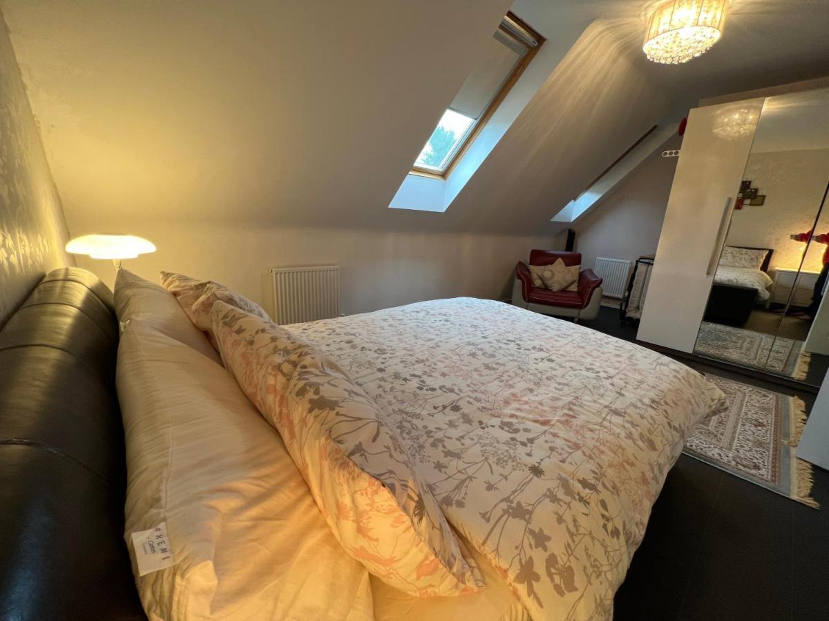 Sheffield City Centre , Free Wifi & Parking - Private Room - Shared House Exteriör bild