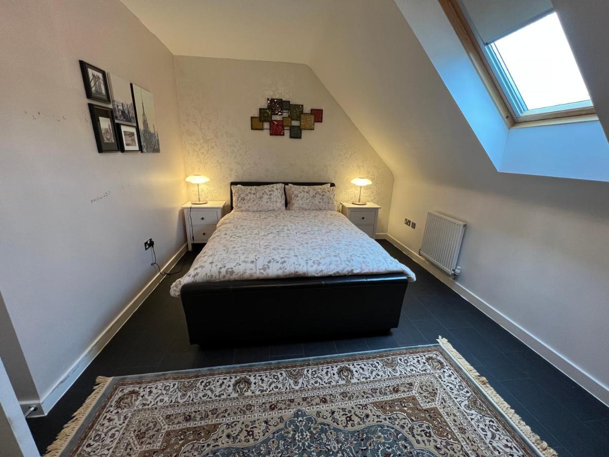 Sheffield City Centre , Free Wifi & Parking - Private Room - Shared House Exteriör bild